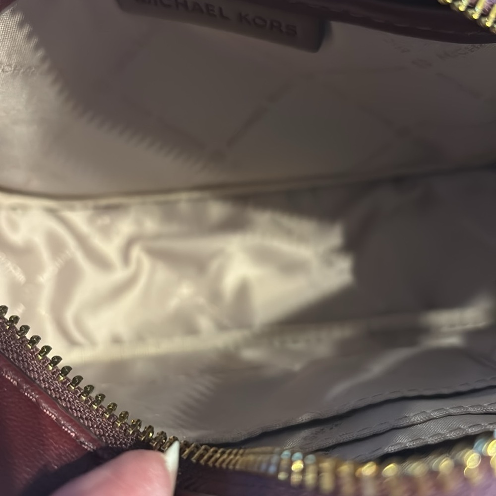 MICHAEL KORS ROSE Small Quilted Oval Camera X-body In MERLOT Vegan Faux Leather - Picture 12 of 12